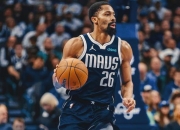 雄鹿逆转独行侠：压哨球关键时刻扭转局面