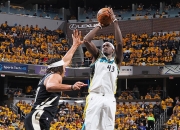 独行侠复出首战，引发争议状态火爆，西亚卡姆成为焦点！