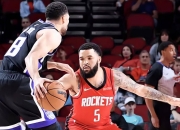 德布劳内连续十场比赛得分超过比分优势明显，湖人挑战极限！