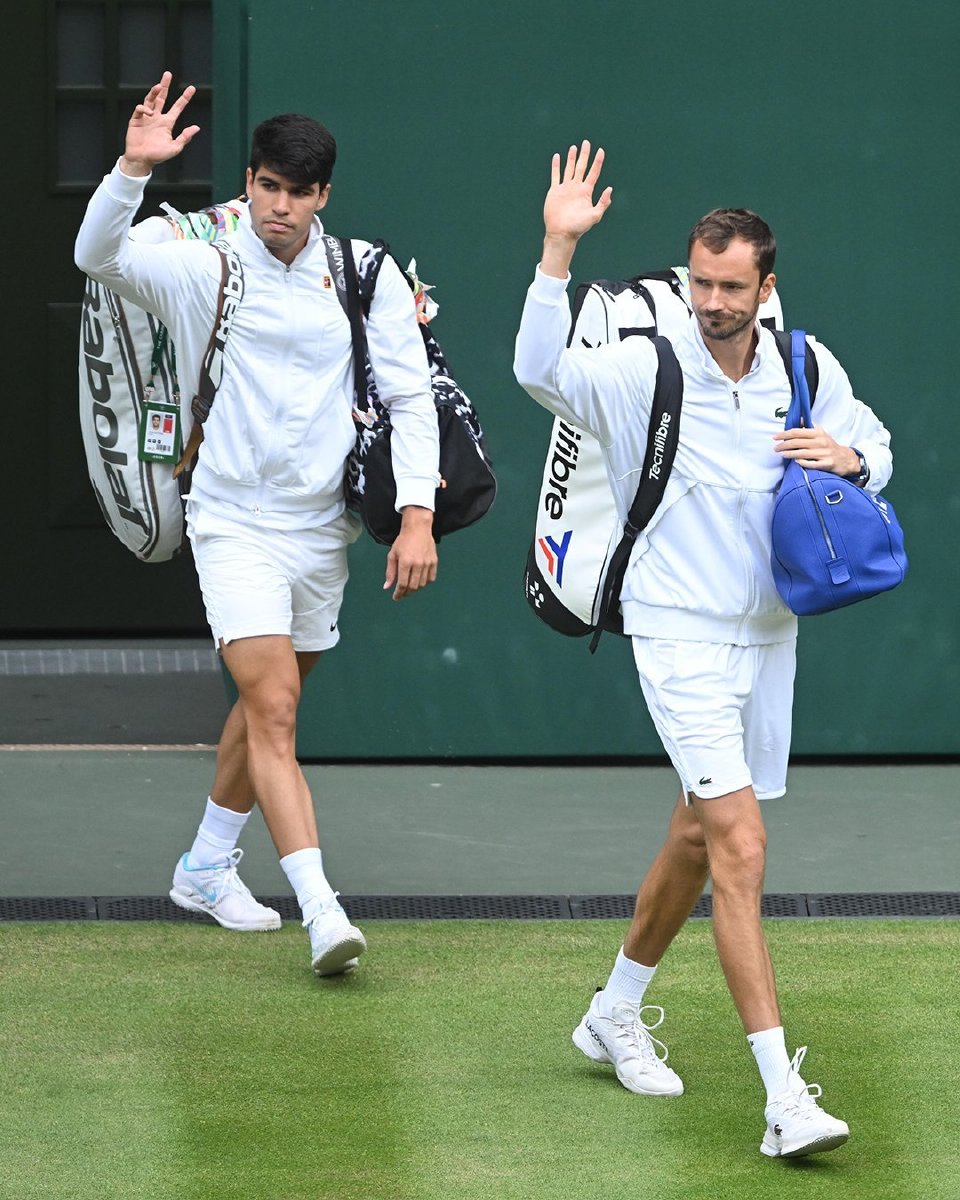  温网抢七大战对决在即！罗马演练定位球，费内巴切密集防守应对